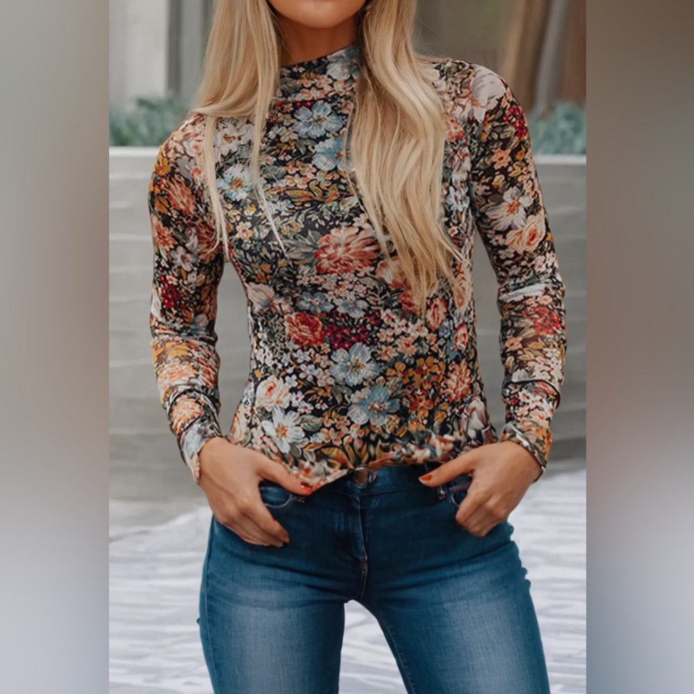 3/$30🍀Chic floral top